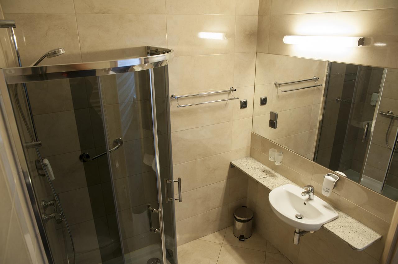 Hotel Pod Szyszkami Kozmin 외부 사진
