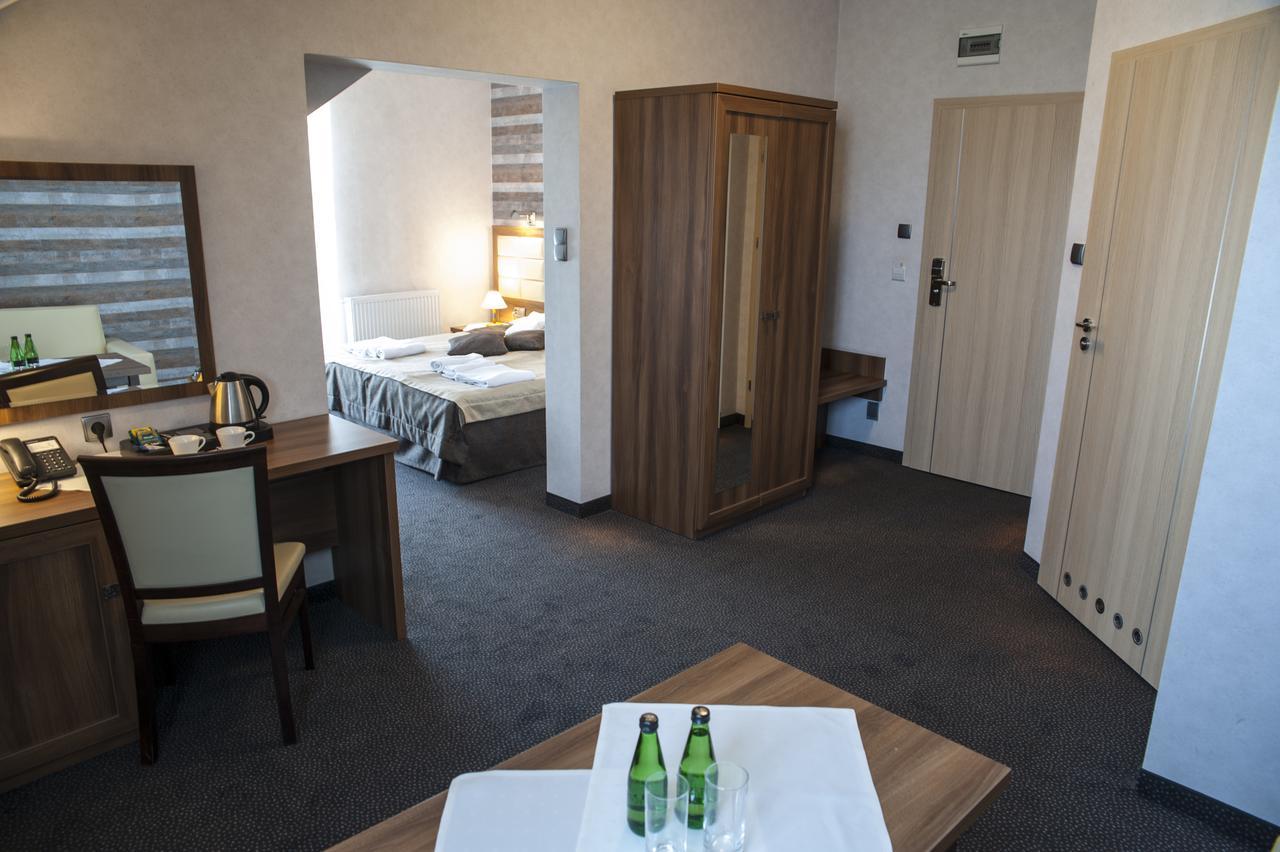 Hotel Pod Szyszkami Kozmin 외부 사진