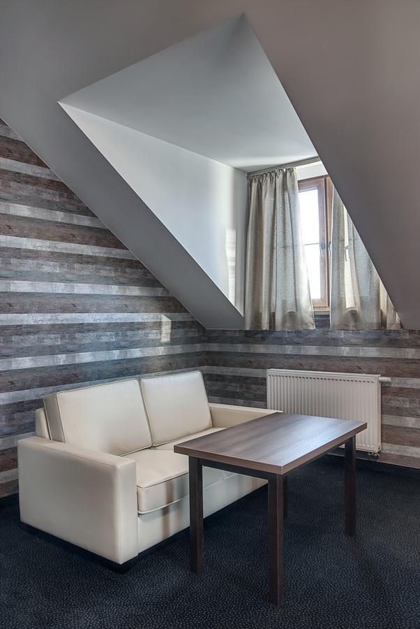 Hotel Pod Szyszkami Kozmin 외부 사진