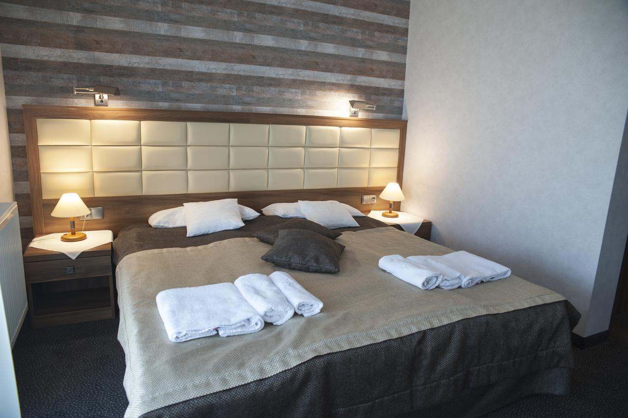 Hotel Pod Szyszkami Kozmin 외부 사진