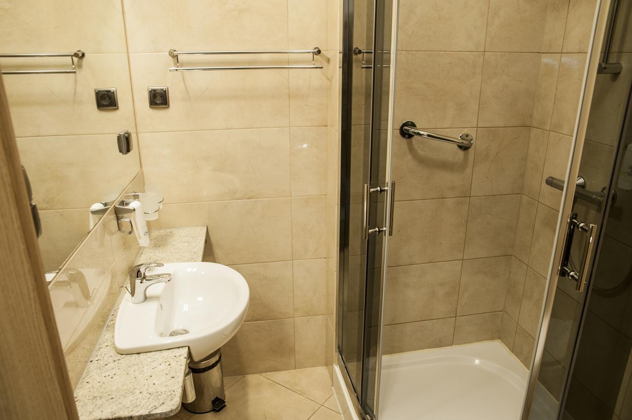 Hotel Pod Szyszkami Kozmin 외부 사진