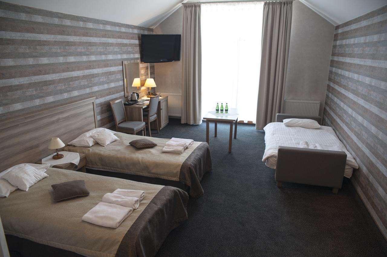 Hotel Pod Szyszkami Kozmin 외부 사진