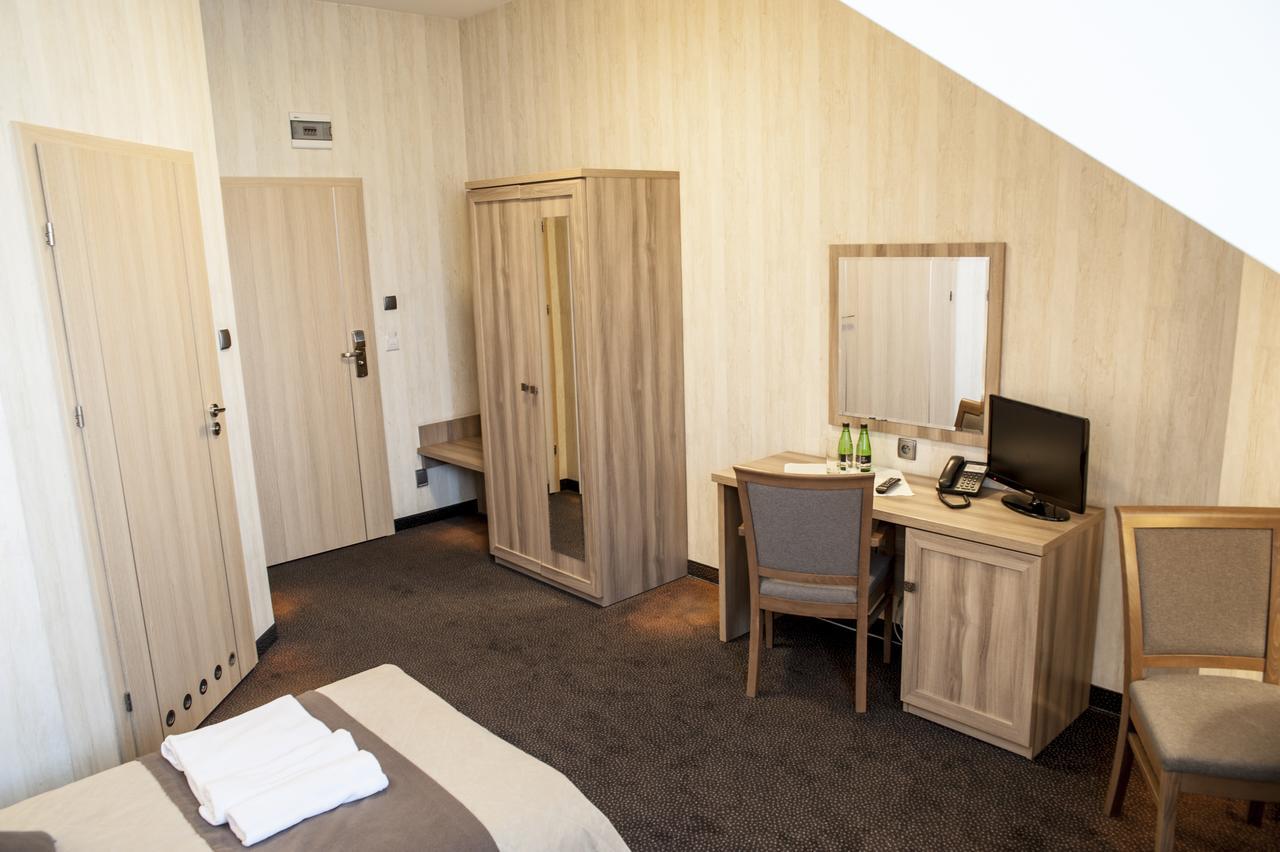 Hotel Pod Szyszkami Kozmin 외부 사진